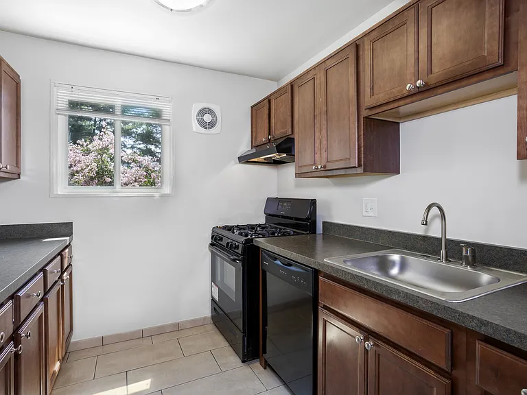 Overlook Apartments — Photo 13
