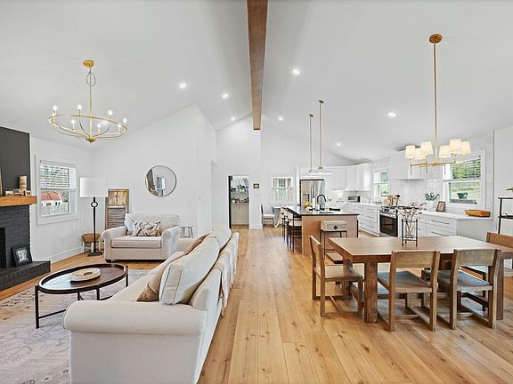 5th image of 113 Woodford Village Dr