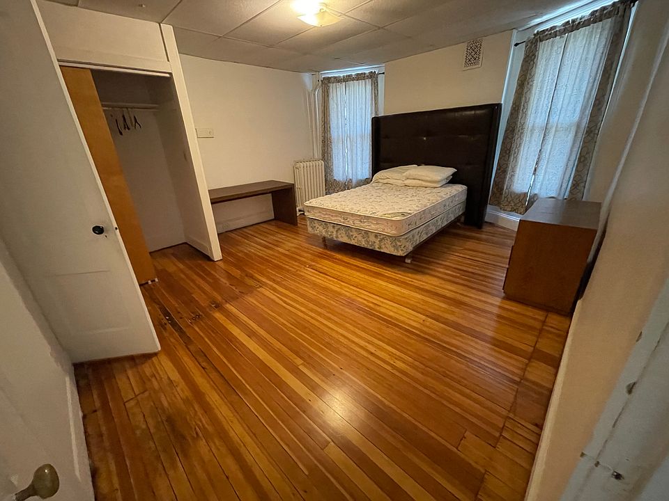 1st image of 19 Grand Blvd #4