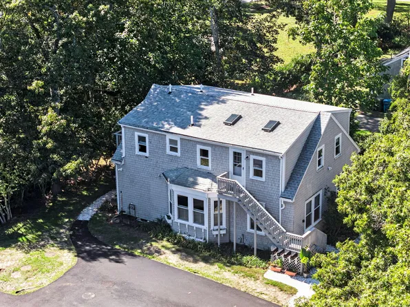 16 Lt Hauser Lane #3, Falmouth, MA 02540