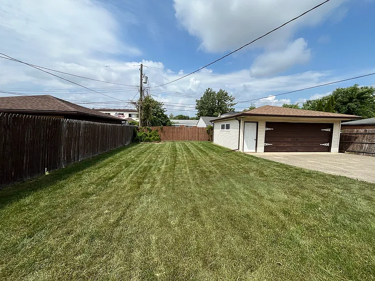 13643 Irvington Ct — Photo 21