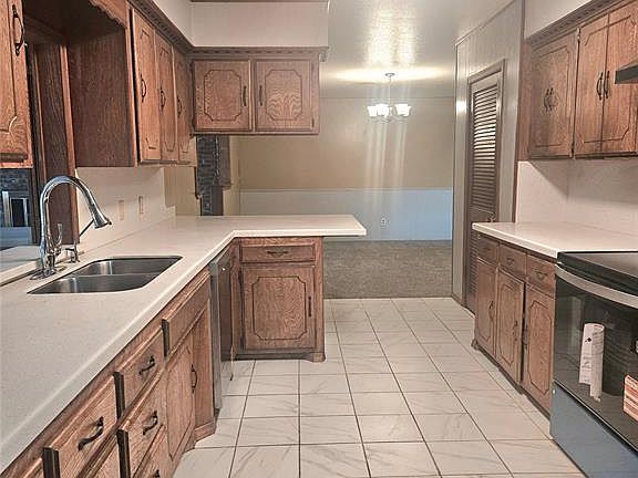 5th image of 1609 Lincoln St