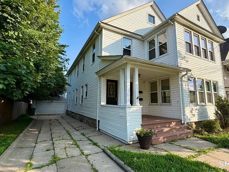 77 Astoria Ave — Photo 1