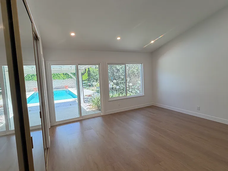 8390 Faust Ave — Photo 15