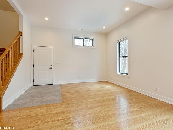 3rd image of 5039 N Winchester Ave #2
