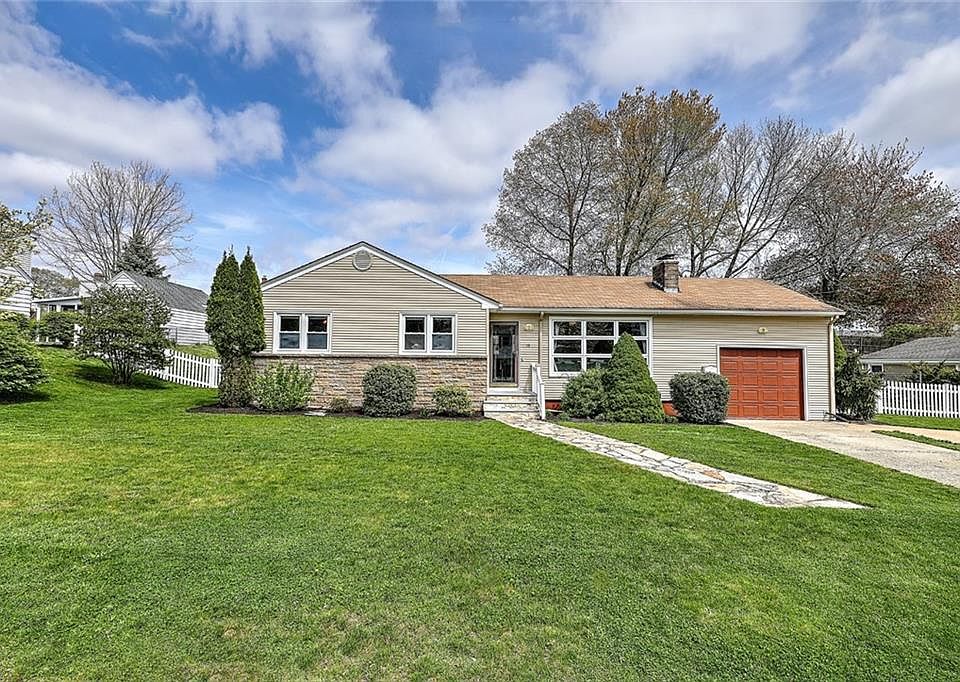 19 Roslyn Ave, Cranston, RI 02910 Zillow