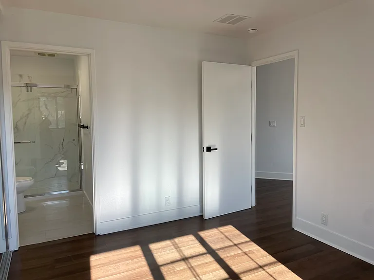 West End Villas — Photo 9