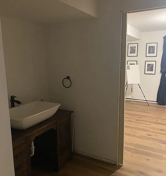 private restroom connecting to bedroom and large walkin closet