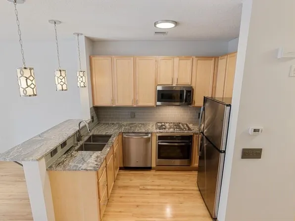 600 N 2nd St APT 120, Minneapolis, MN 55401