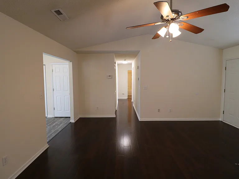 2640 Stratford Lake Rd — Photo 4