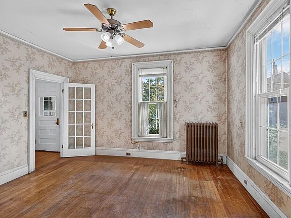 5th image of 52 Fern Street