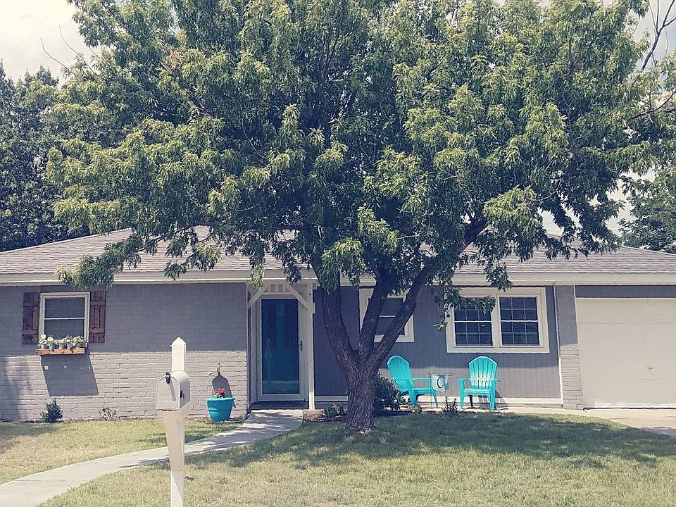 1st image of 1034 Holly Ln