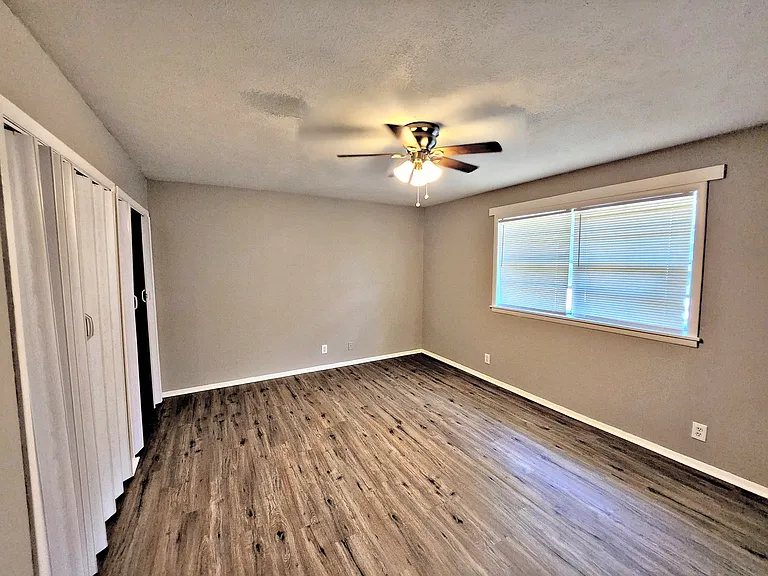 4510 Foster Ave SW — Photo 13