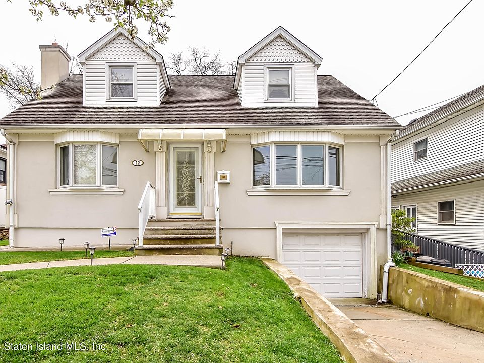 1st image of 12 Ravenhurst Ave