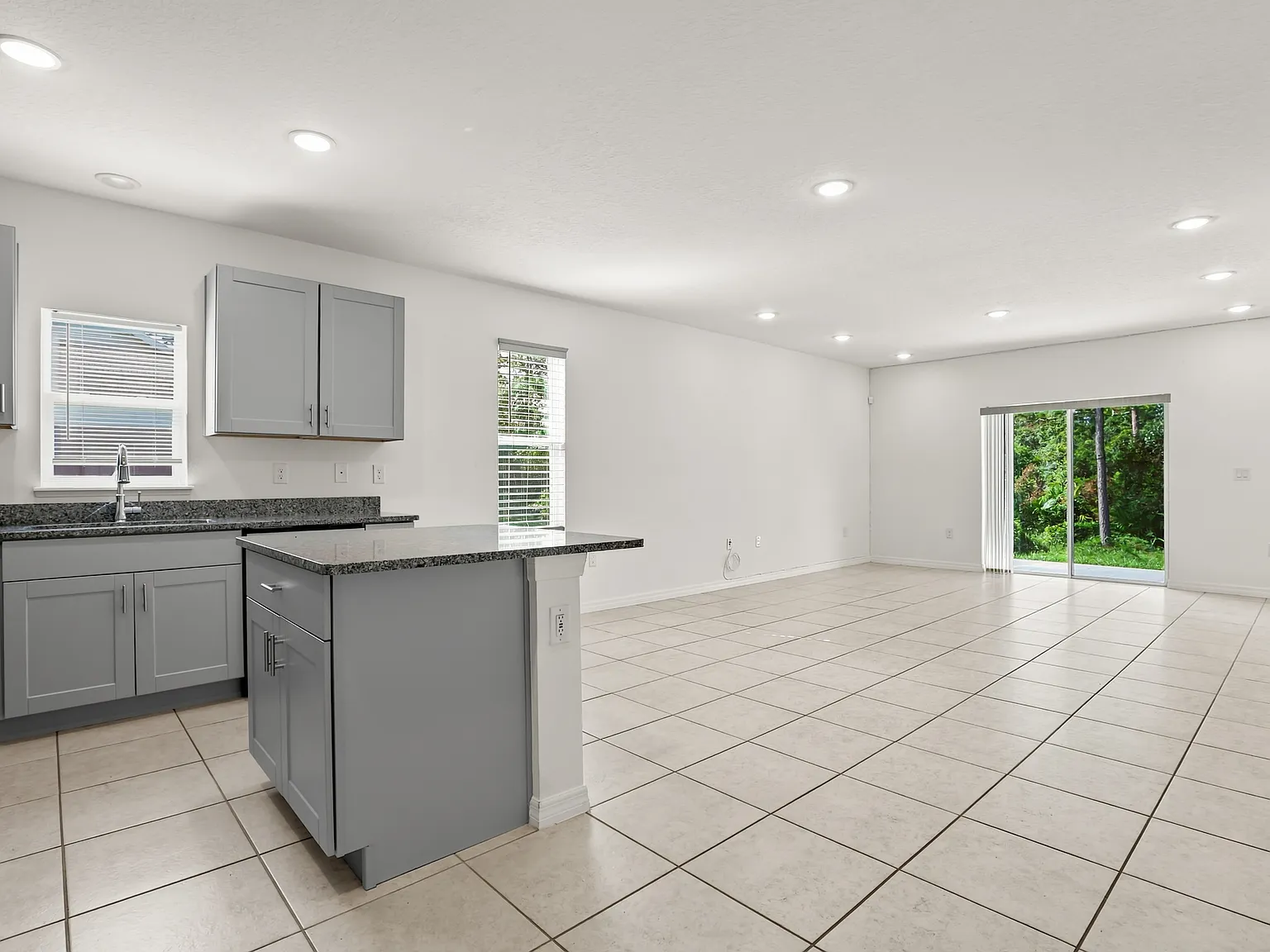 4 bed, 1500 sqft, $2,200 — Photo 4