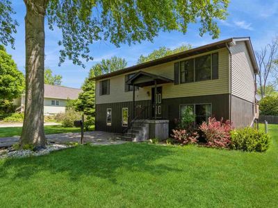 436 4th Ave, Iowa City, IA, 52245