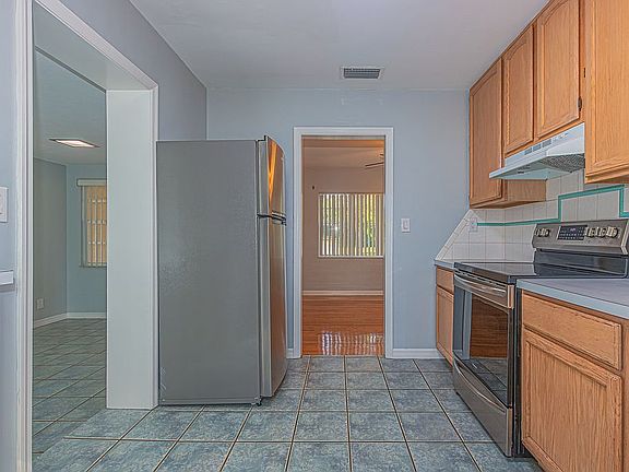 5th image of 602 E Pennsylvania Ave