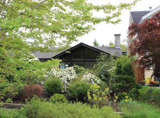 6042 Crown St, Vancouver, BC V6N2B8