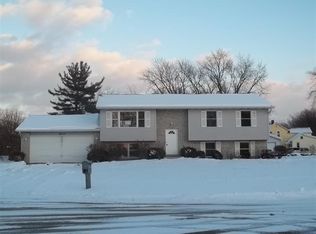 6473 Harrison Ct, Merrillville, IN 46410