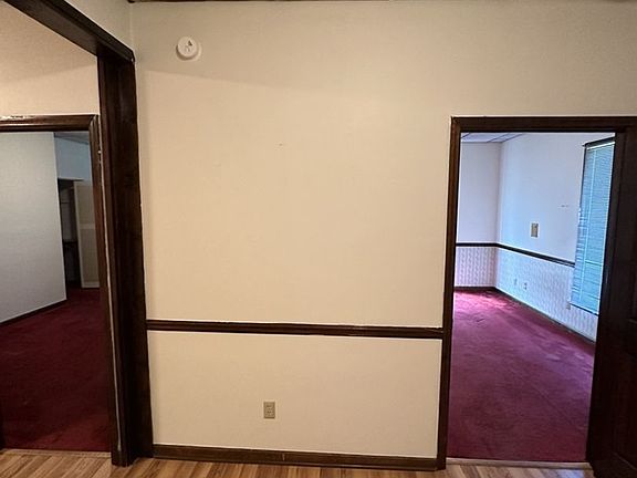 5th image of 504 E Valley Rd APT A