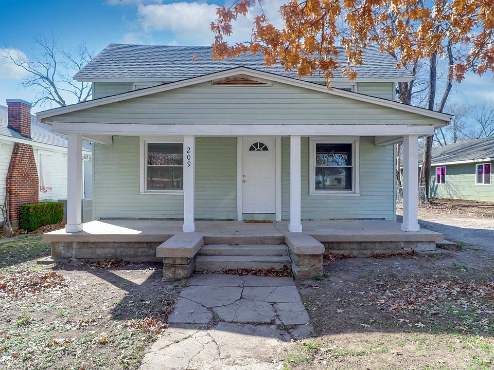 1st image of 209 W Olive Ave