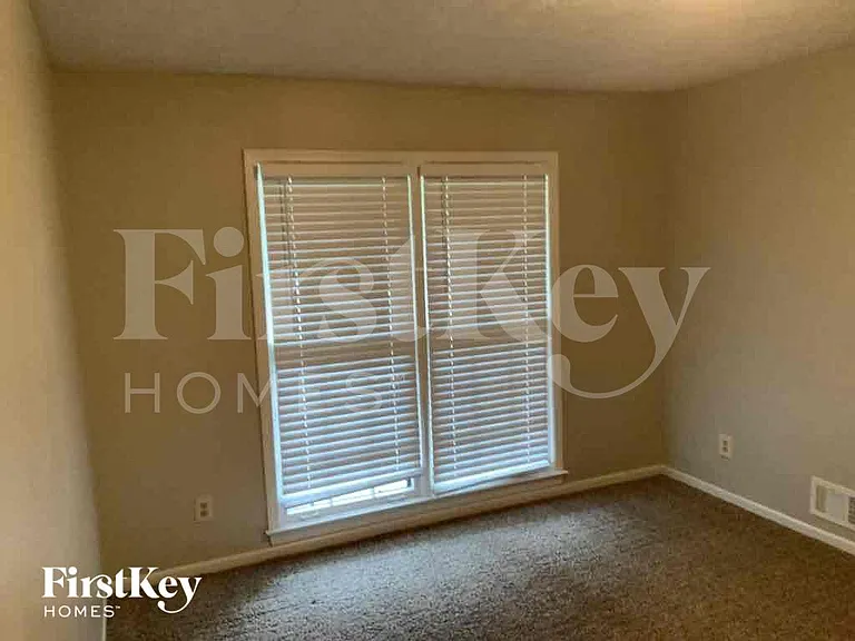 5659 Fern Creek Dr — Photo 6
