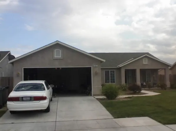 13817 3rd St, Parlier, CA 93648