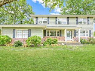 4 Woodstock Pl, Lake Grove, NY 11755