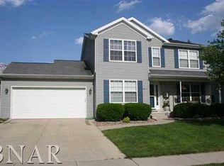 2811 Chesapeake Ln, Bloomington, IL