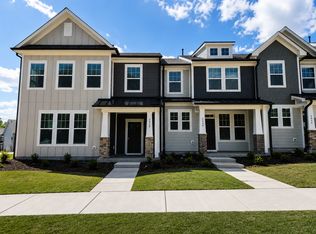 1050 Wildwood Grove Dr, Wake Forest, NC 27587