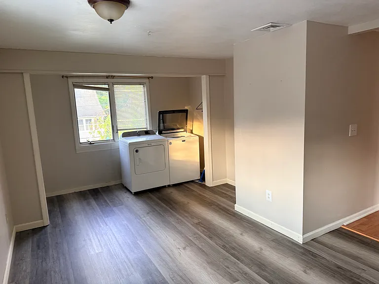 4 Ray St — Photo 6