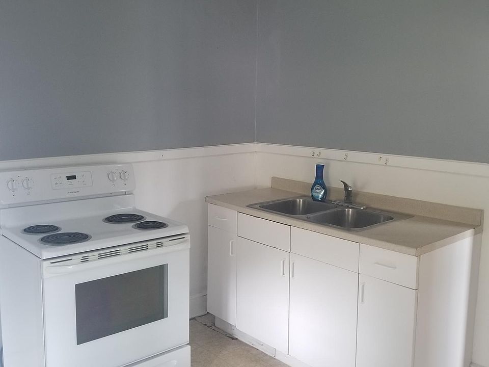 1st image of 20 1/2 Parsons St APT 2