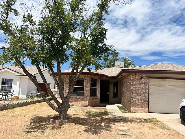 3 bed, 1.5 bath, 1152 sqft, $1,425 — Photo 3