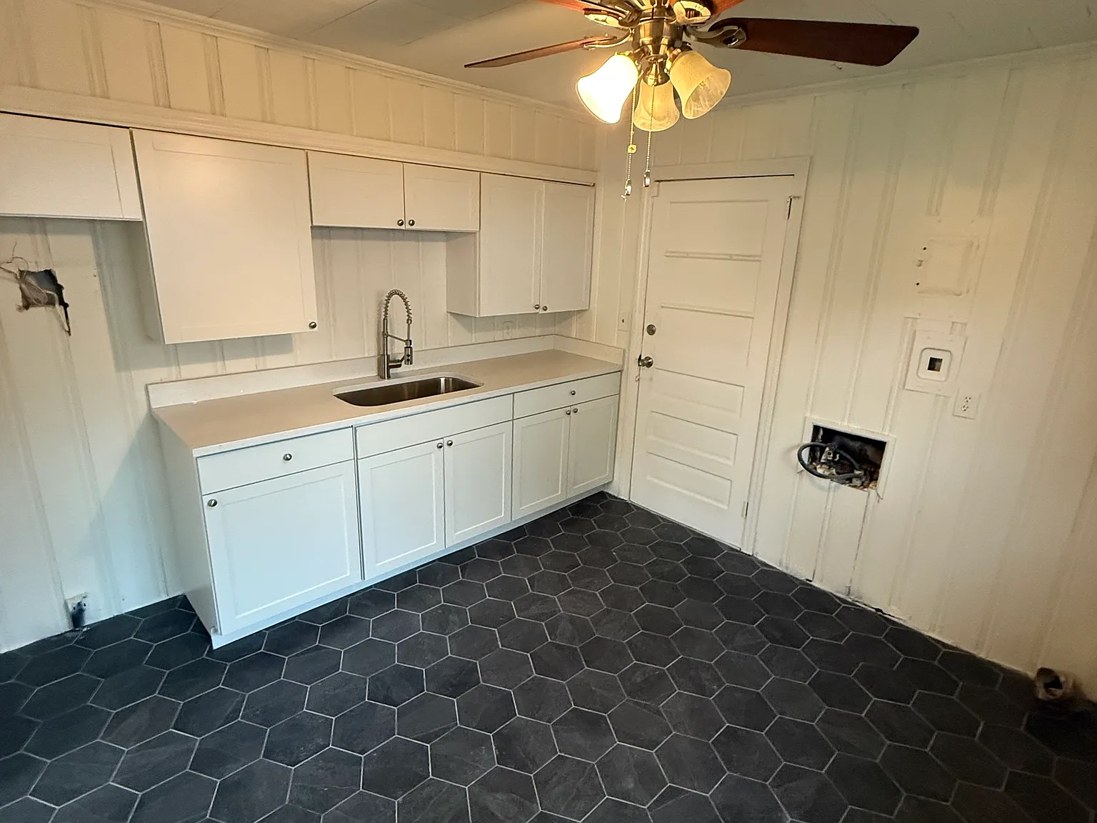3 bed, 960 sqft, $1,395 — Photo 2