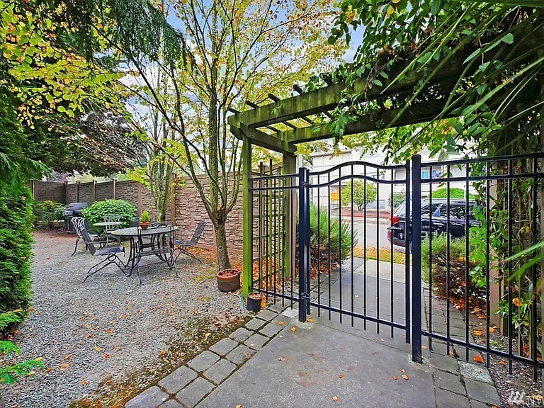 8659 Delridge Way SW #B3 — Photo 17