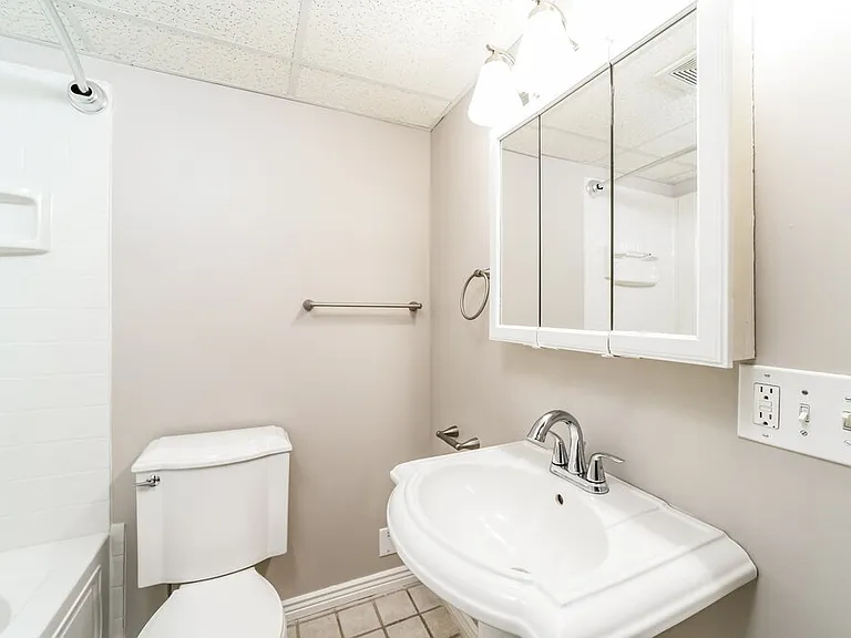 7747 S Briar Dr — Photo 17