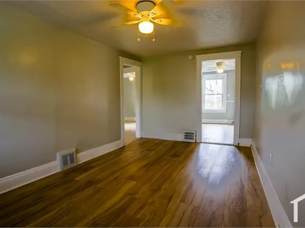 863 London Rd, Cleveland, OH 44110