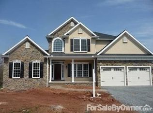 124 Pleasant Valley Rd, East Earl, PA 17519