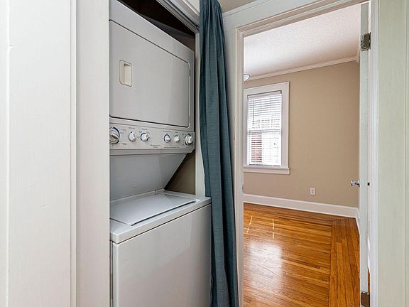 4th image of 2834 Herschel St