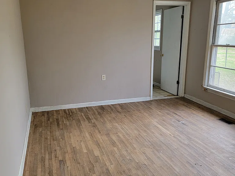 305 Romar Pl — Photo 3