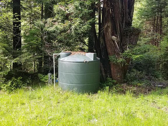 3rd image of 6065 Glory Ln