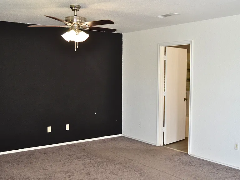4603 Regency Dr — Photo 20