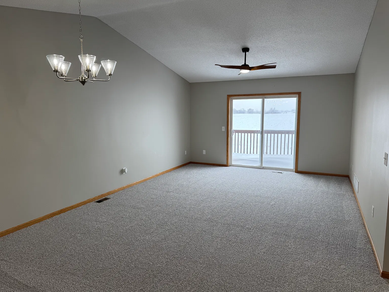 4 bed, 2300 sqft, $2,000 — Photo 4