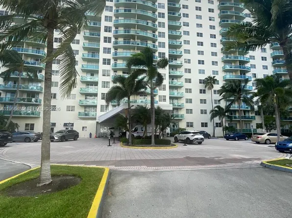 19390 Collins Ave APT 123, Sunny Isles Beach, FL 33160