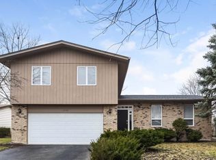 5122 Arquilla Dr, Richton Park, IL 60471