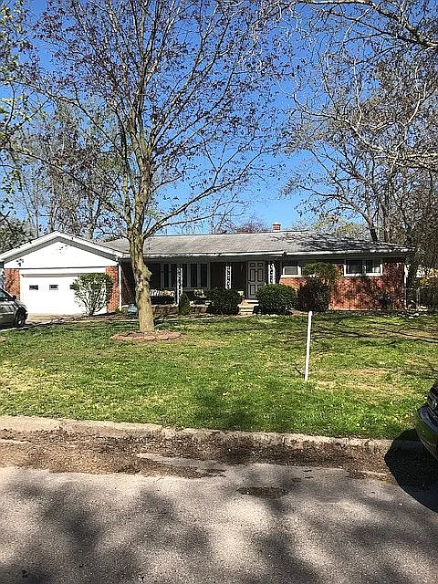 2727 Oakdale Dr photo 1