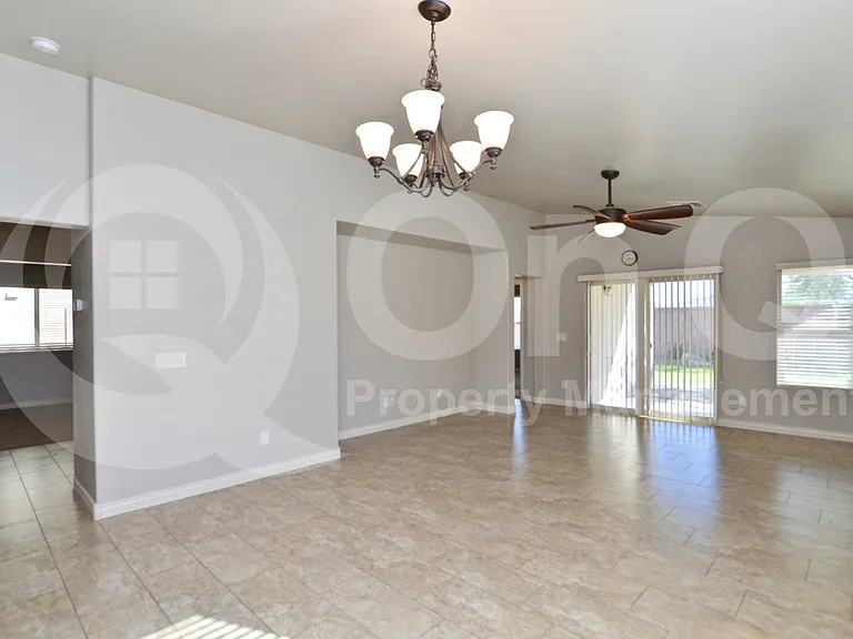 2223 E Hazeltine Way — Photo 6