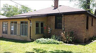 2nd image of 733 Summer St