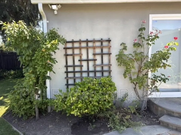 855 15th Ave — Photo 20