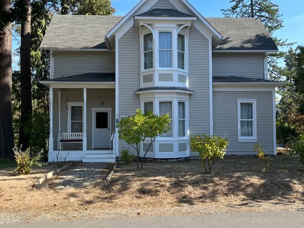 325 S Pine St, Canyonville, OR 97417